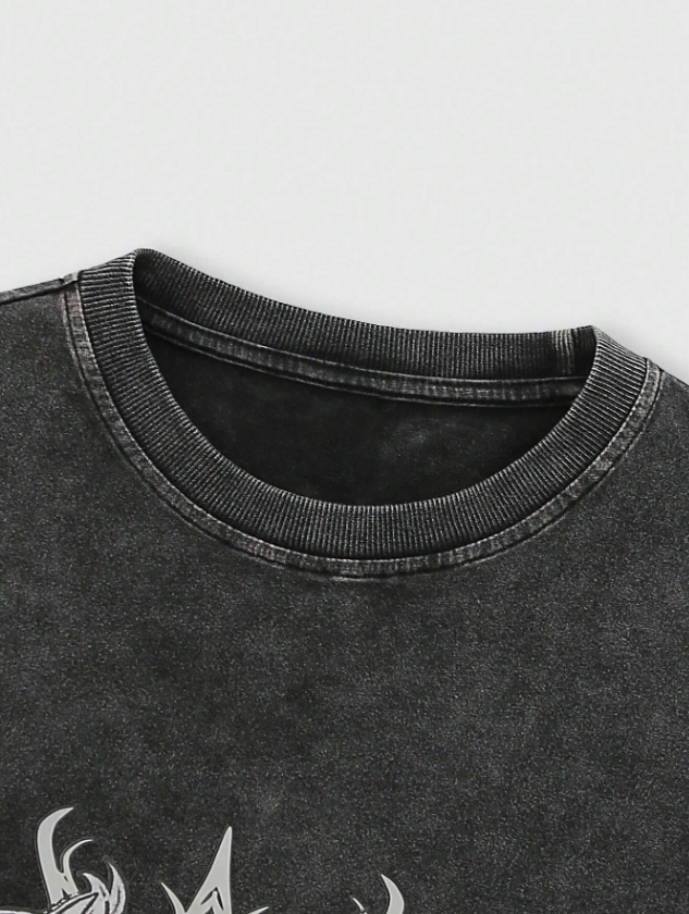 Acid Wash Gothic Bat Wing Oversized T-Shirt – Streetwear Edition